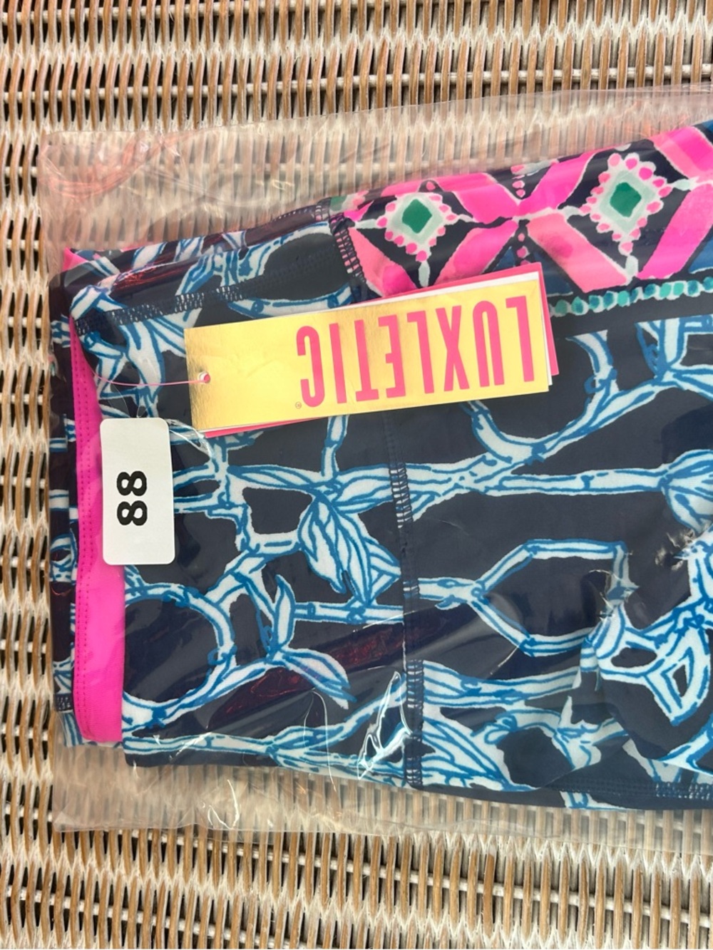 Lilly Pulitzer Luxletic Weekender High Rise Leggings Size Medium coastal #88 - Picture 11 of 12